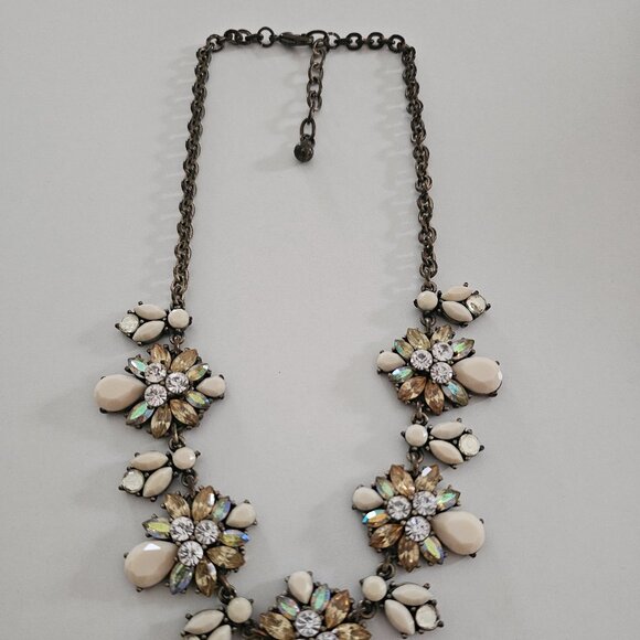 White and Silver Gem Necklace - Picture 2 of 4